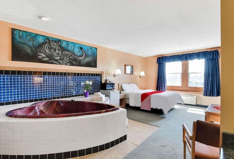 اتاق لوکس, Casa Loma Economy Inn