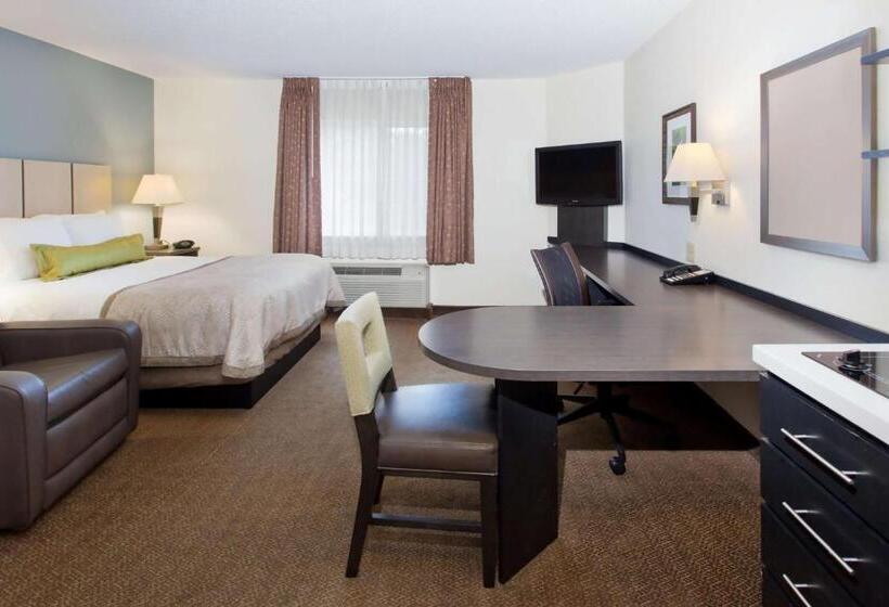 스탠다드 스튜디오, Sonesta Simply Suites Knoxville