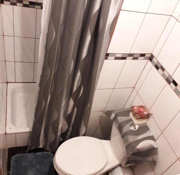اتاق استاندارد چهار تخته, Hostal Girasoles, Empresas,facturas