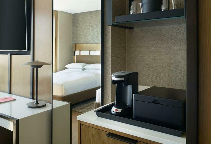 اتاق استاندارد با چشم‌انداز شهر, Lexington Marriott City Center