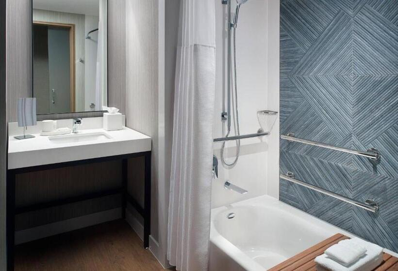 اتاق استاندارد با تخت بزرگ, Lexington Marriott City Center