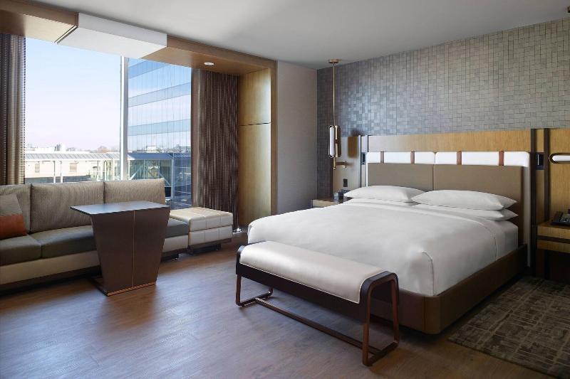 اتاق استاندارد با تخت بزرگ, Lexington Marriott City Center