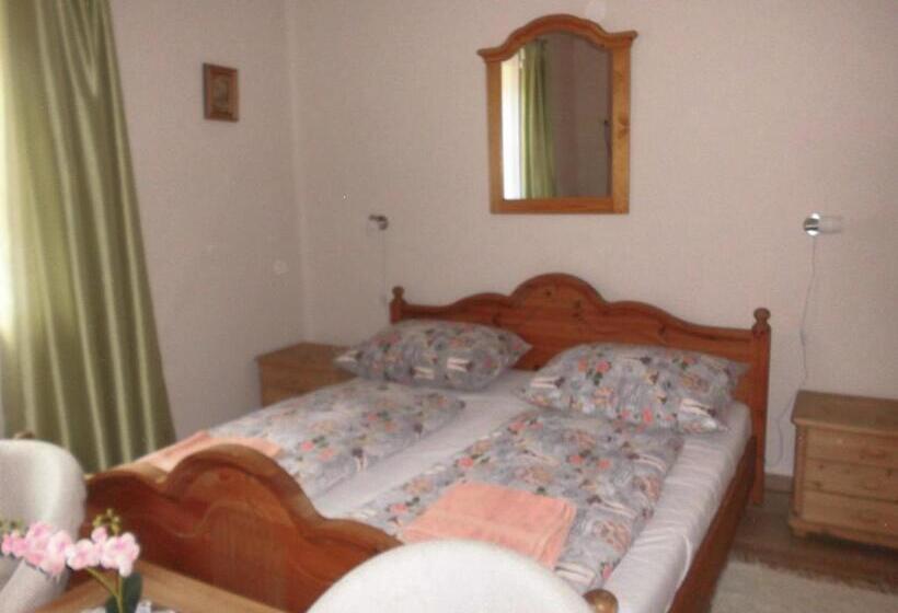 اتاق سوپریور سه تخته, Napfény Apartman