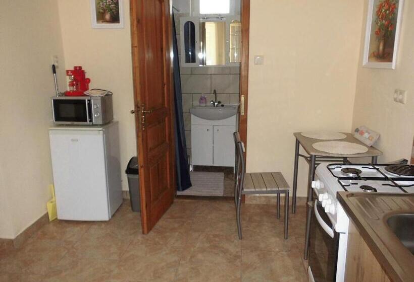 اتاق سوپریور سه تخته, Napfény Apartman