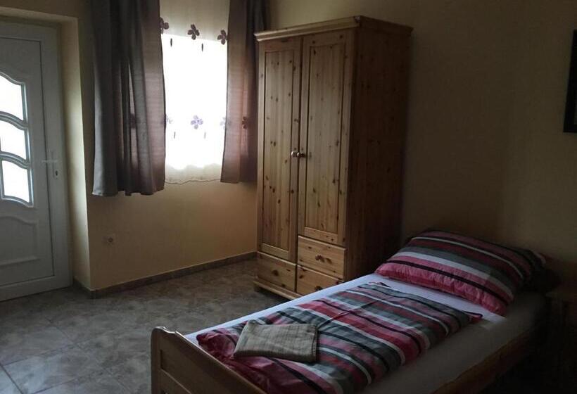 اتاق استاندارد, Napfény Apartman