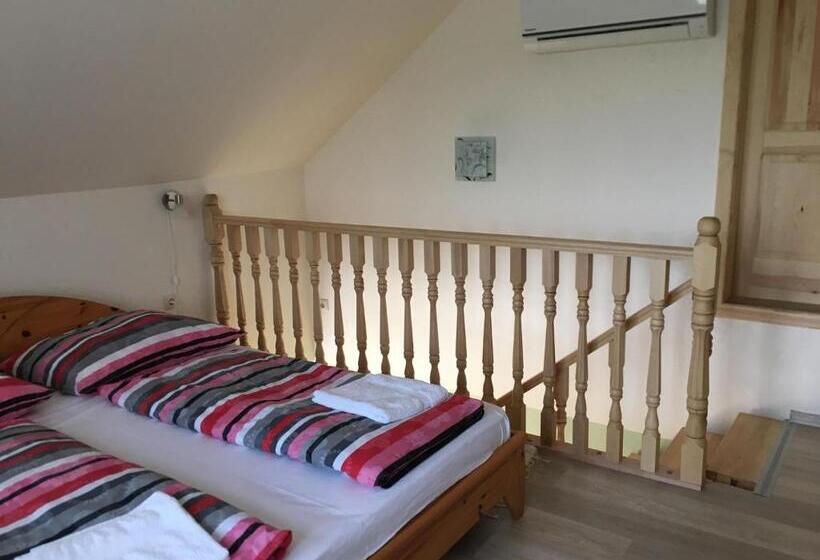 اتاق سوپریور خانوادگی, Napfény Apartman