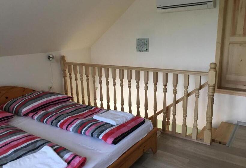 اتاق سوپریور خانوادگی, Napfény Apartman