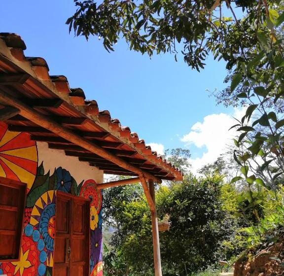 Хижина, El Refugio Hostel Curití