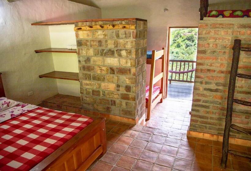 Хижина, El Refugio Hostel Curití