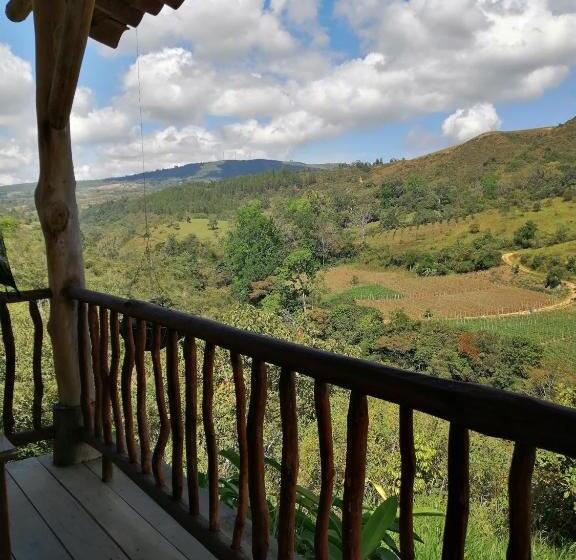 Хижина, El Refugio Hostel Curití