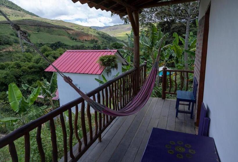 Хижина, El Refugio Hostel Curití