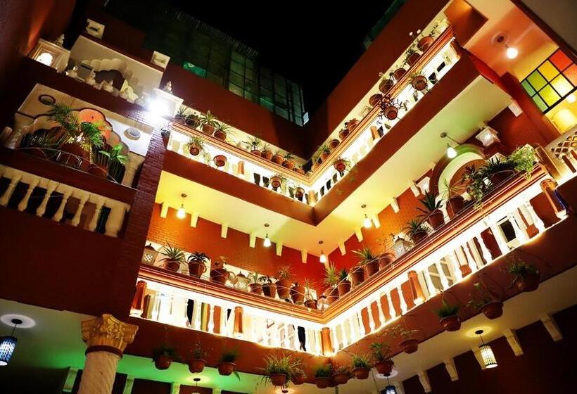 سوئیت با تخت بزرگ, Ganesha Palace