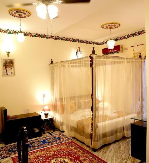 سوئیت با تخت بزرگ, Ganesha Palace