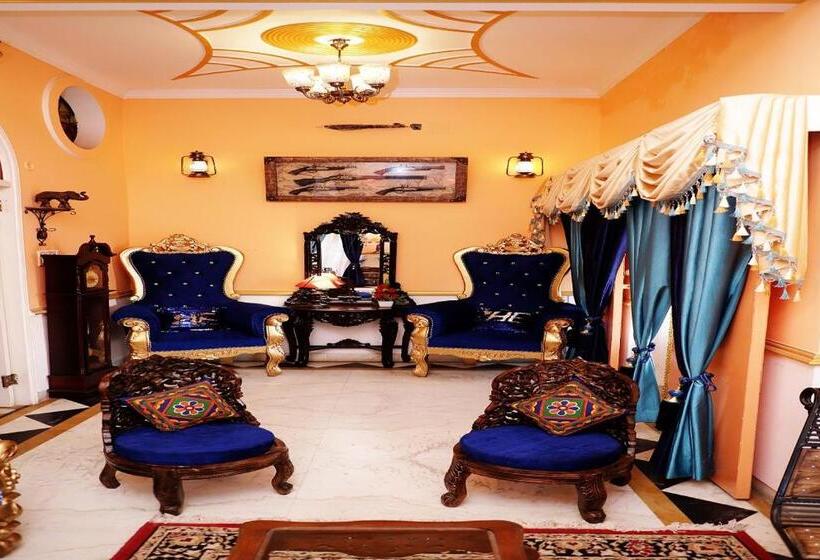 سوئیت با وان آب گرم, Ganesha Palace