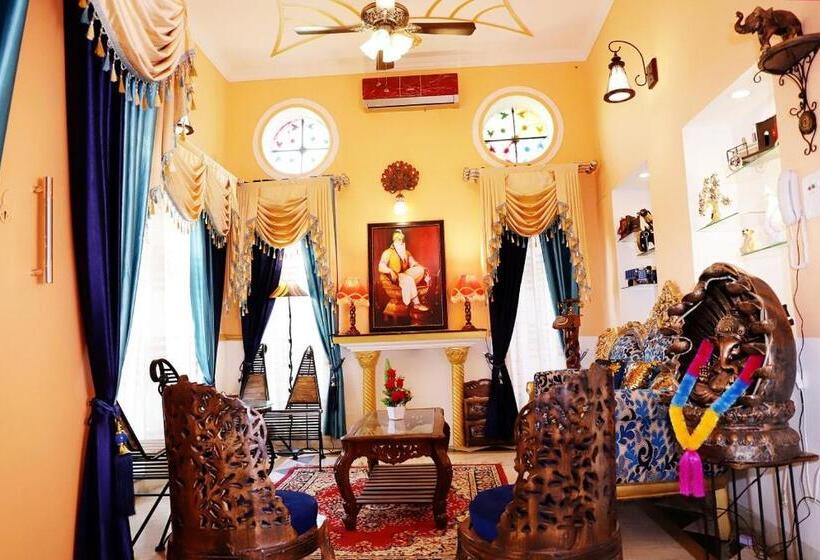 سوئیت با وان آب گرم, Ganesha Palace
