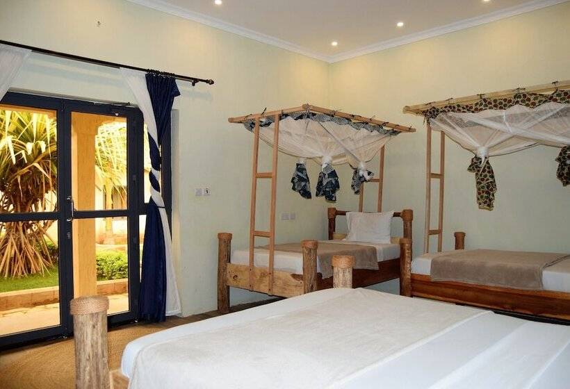 اتاق استاندارد سه نفره, Chanya Lodge
