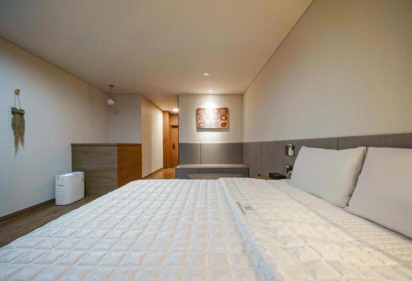 Quarto Deluxe Cama King, Mtm Family