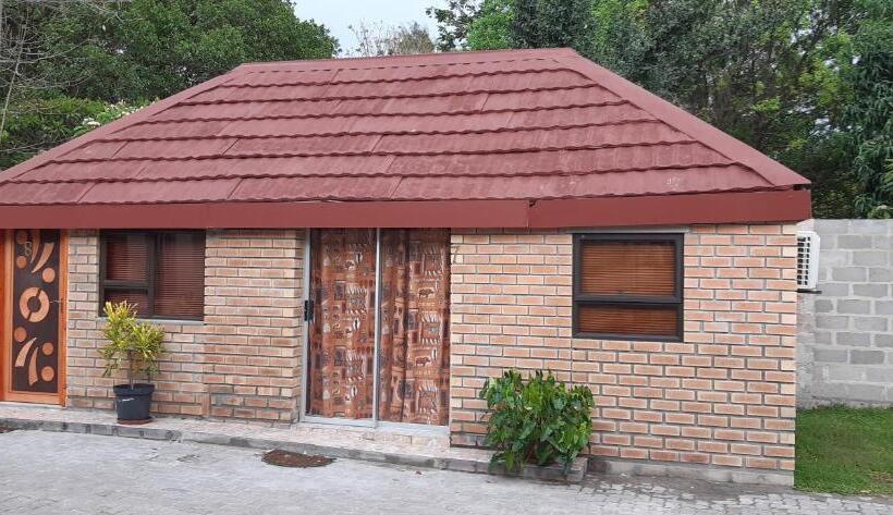اتاق استاندارد, Riverside Guesthouse B & B