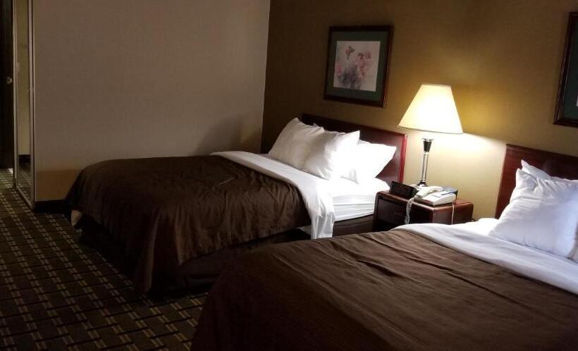 Номер Стандарт, Fairbridge Inn & Suites Batavia  Darien Amusement Park