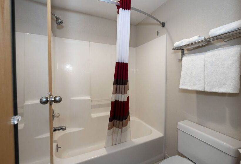 Номер Deluxe, Red Roof Inn Clifton Park