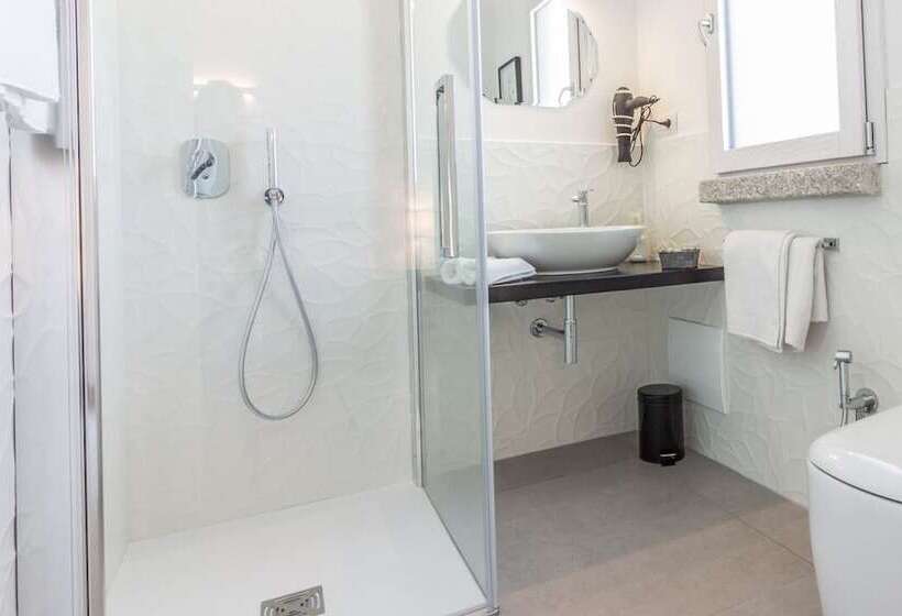 اتاق لوکس, B&b Naracheddu Elite