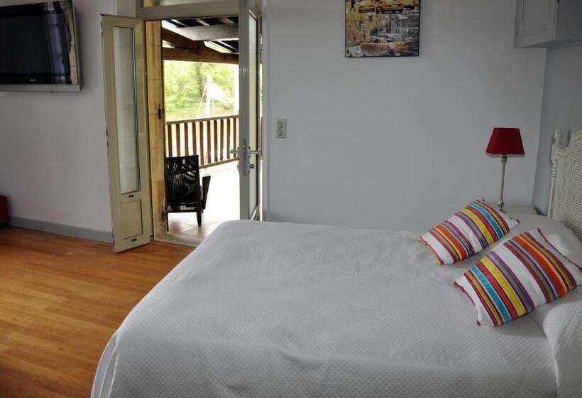 Семейный Номер, Auberge Des Platanes