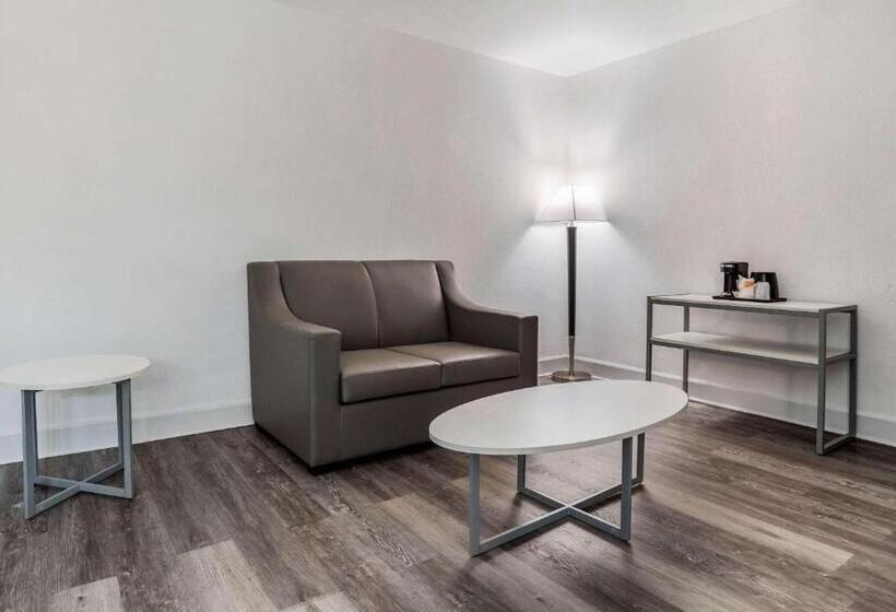 스위트, Baymont By Wyndham Montgomery Al
