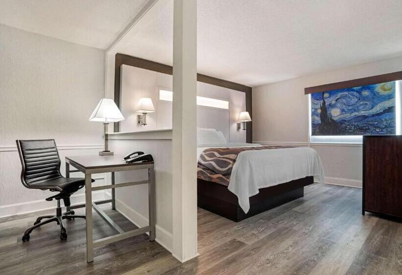 带大床的套房, Baymont By Wyndham Montgomery Al
