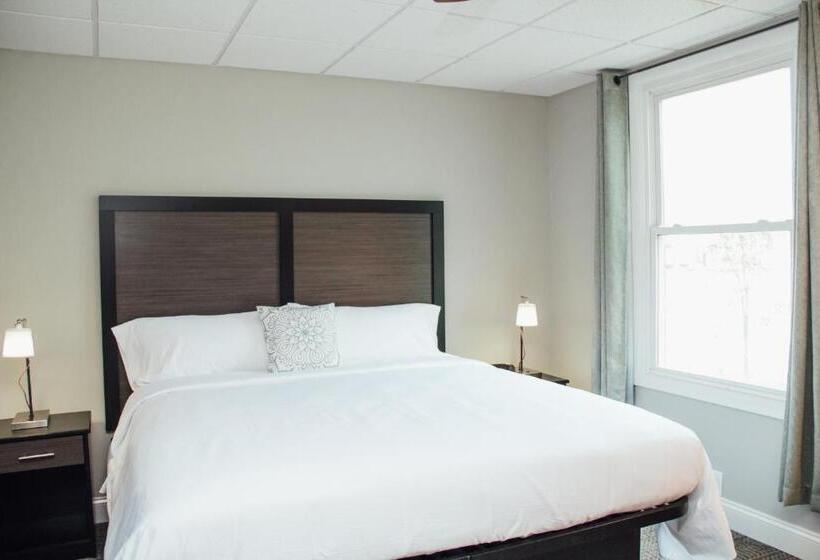 Номер Deluxe Кровать Кинг, Country Squire Inn And Suites