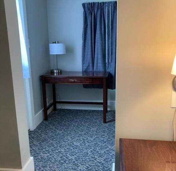 Quarto Deluxe, Country Squire Inn And Suites