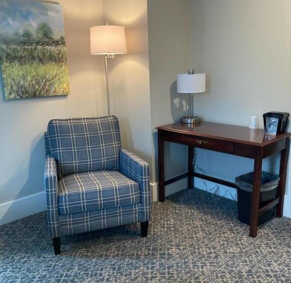 Номер Deluxe, Country Squire Inn And Suites