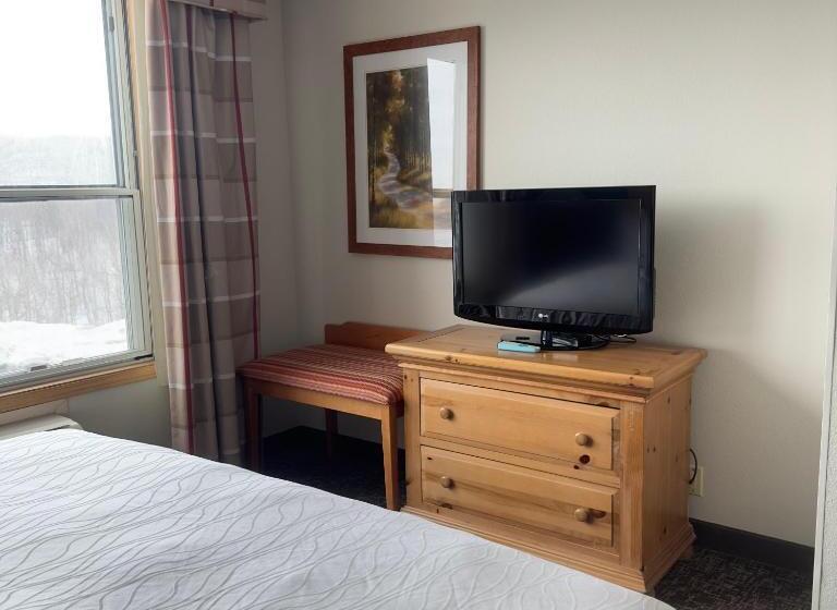 Люкс Кровать Кинг, Duluth Inn & Suites Near Spirit Mountain