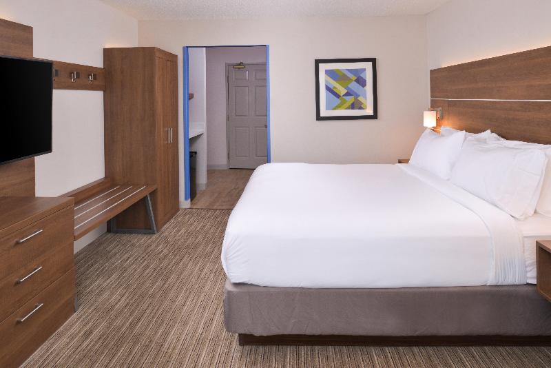 Suite met Kingsize Bed, Holiday Inn Express & Suites   Omaha   120th And Maple, An Ihg