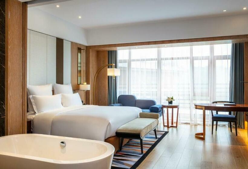 Номер Deluxe Кровать Кинг, Pullman Changbaishan Resort