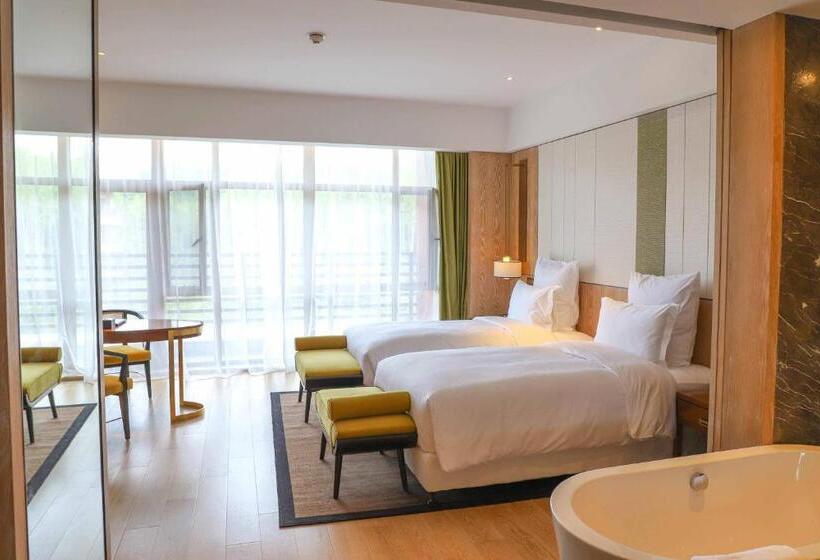 Номер Deluxe Кровать Кинг, Pullman Changbaishan Resort