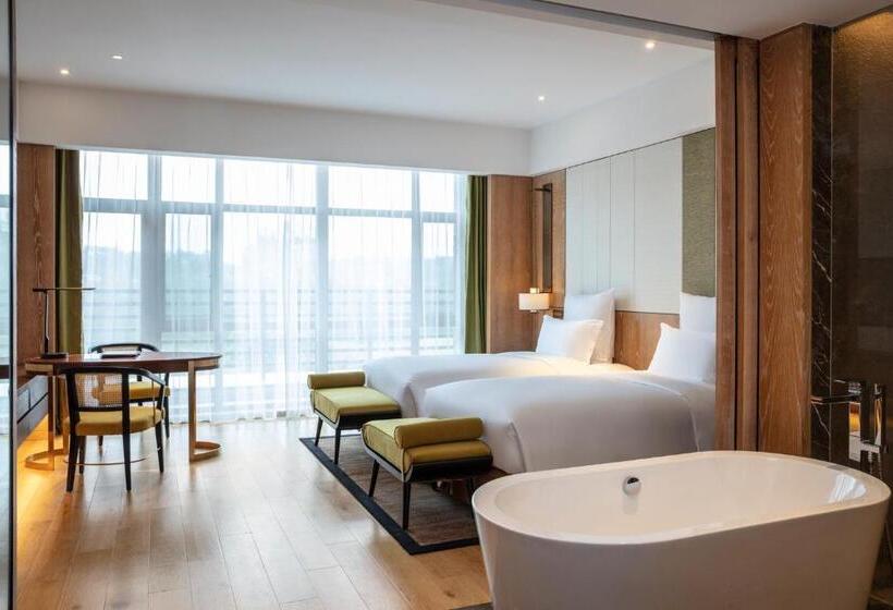 Номер Deluxe с Балконом, Pullman Changbaishan Resort