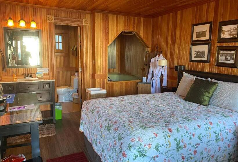 Номер Стандарт с Гидромассажем, Whistling Winds Motel