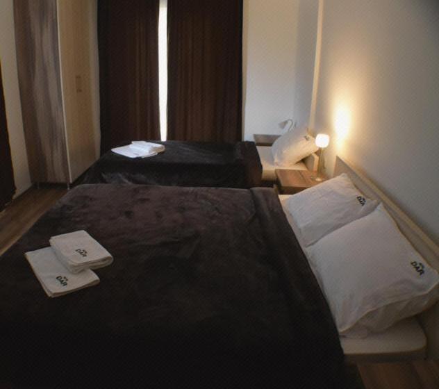 اتاق استاندارد سه نفره, Motel & Restaurant Dar