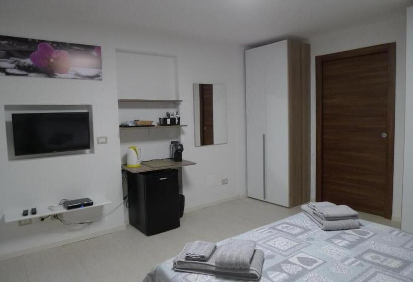 Familienzimmer, Villaggio Est Affittacamere