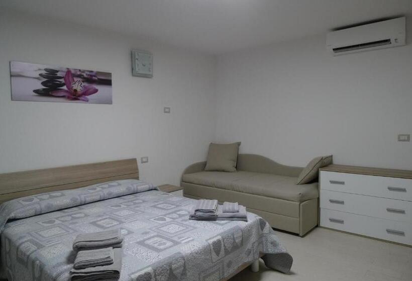 Familienzimmer, Villaggio Est Affittacamere