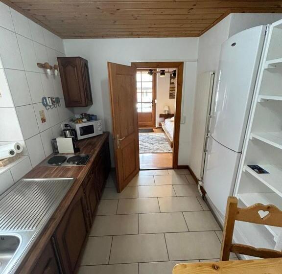 Студия Стандарт, Les Chambres Et Roulottes Des Noisetiers