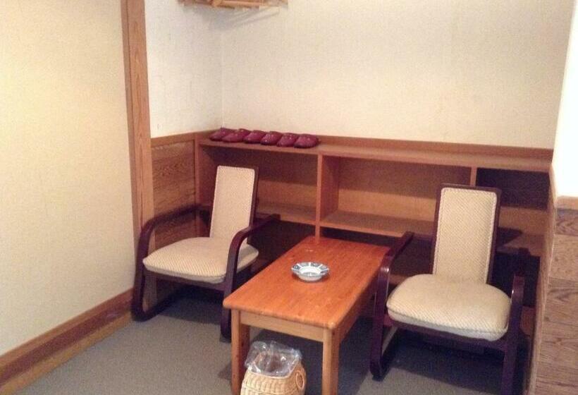 اتاق استاندارد با سرویس بهداشتی مشترک, Resort Inn Chitose