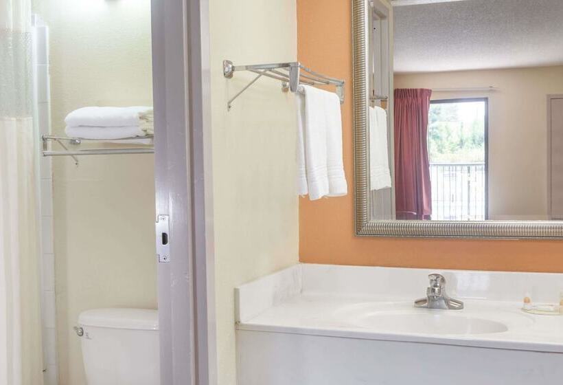 חדר סטנדרט שתי מיטות זוגיות, Days Inn By Wyndham Sanford