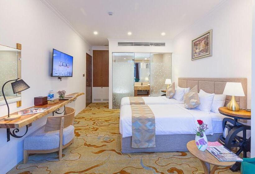 سوئیت با بالکن, Nesta Hotel Saigon