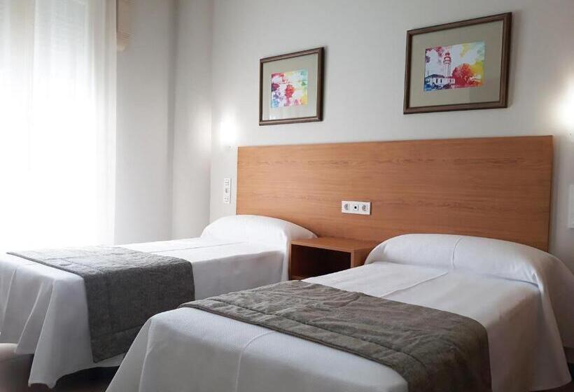 スタンダードルーム, Hostal Montemayor