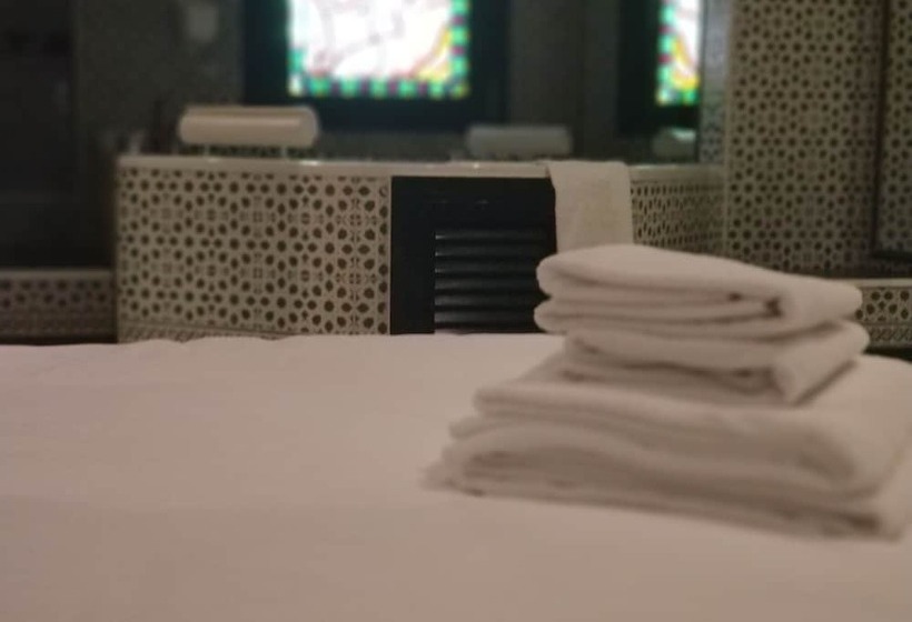 اتاق استاندارد با وان آب گرم, Hostal Avenida Andalucia   Solo Adultos