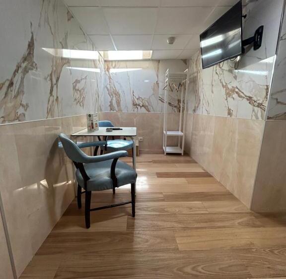 اتاق استاندارد با وان آب گرم, Hostal Avenida Andalucia   Solo Adultos