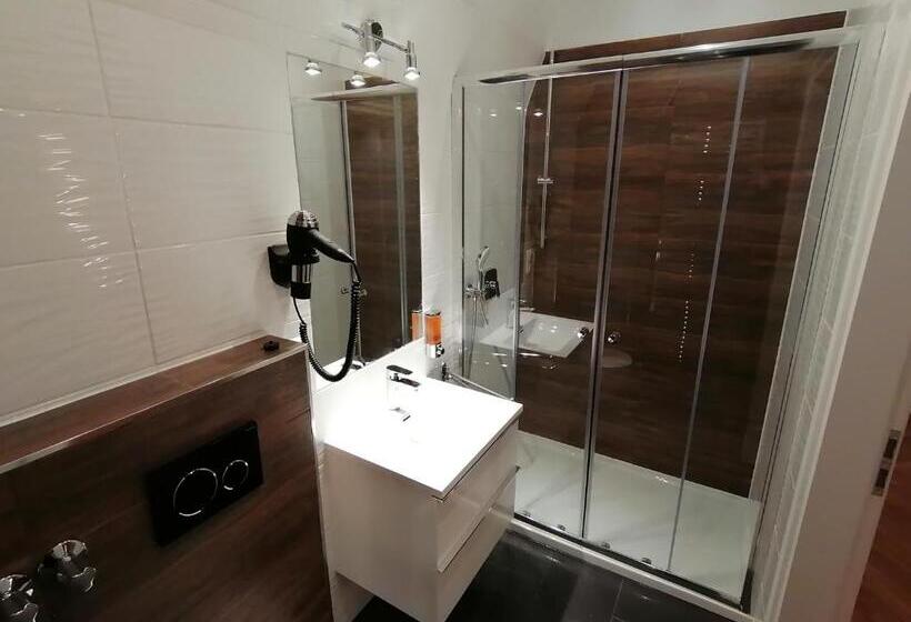 استودیوی استاندارد, Golden Star  Premium Apartments