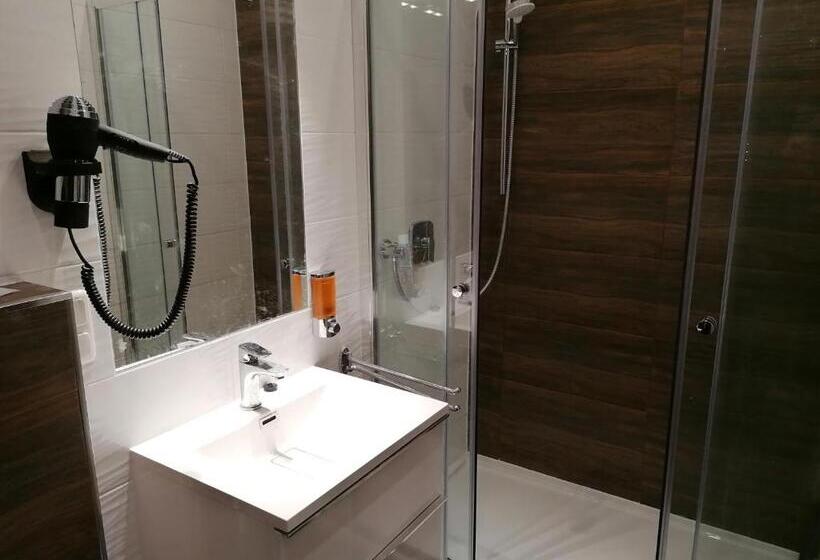 استودیوی استاندارد, Golden Star  Premium Apartments