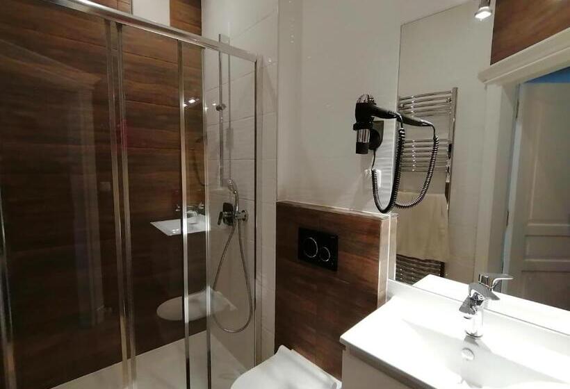 استودیوی استاندارد با چشم‌انداز شهر, Golden Star  Premium Apartments